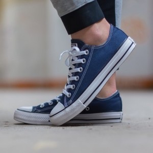 navy converse low